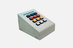 Четырехкнопочная панель управления Elka Desktop для трех шлагбаумов