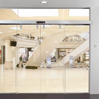 Автоматическая раздвижная дверь dormakaba ST-Flex PURE, двухстворчатая