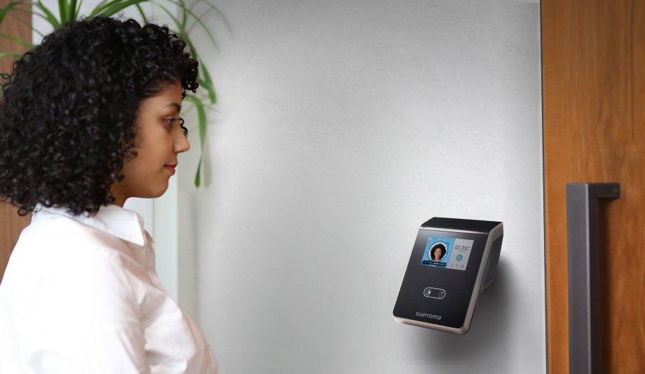 Система учета рабочего времени по распознаванию лиц и карте на базе терминала HiWatch на 1 дверь