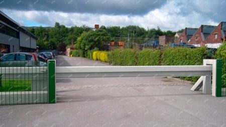 Противотаранный электромеханический шлагбаум Архон ПТШ О 4500М.3С, откатной