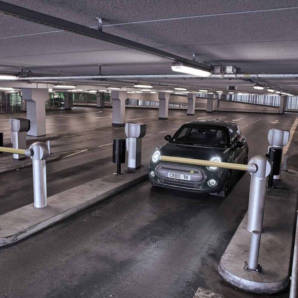 Уличная сетевая купольная IP-видеокамера 2Мп Axis P3245-LVE-3 License Plate Verifier Kit