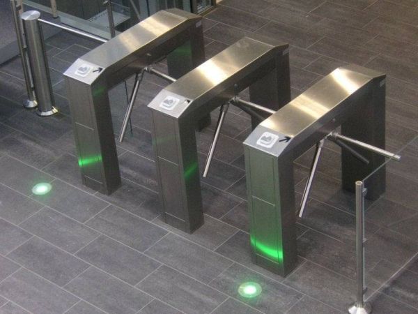 Трехштанговый тумбовый турникет-трипод Gotschlich Modul Cross 3-Arm Трехштанговый тумбовый турникет-трипод Gotschlich Modul Cross 3-Arm