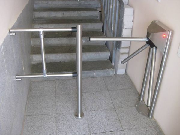 Ограждение для нешироких проходов ASP с вставкой