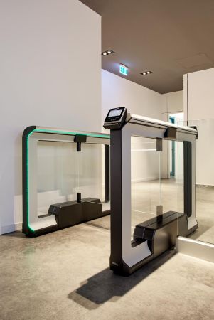 Распашной двухпроходной турникет Magnetic mWing с закаленными створками 600 мм