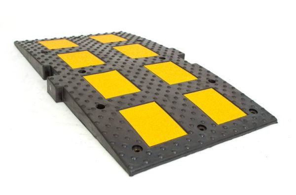 Искусственная дорожная неровность ИДН-900-1 армированная (центральный элемент)