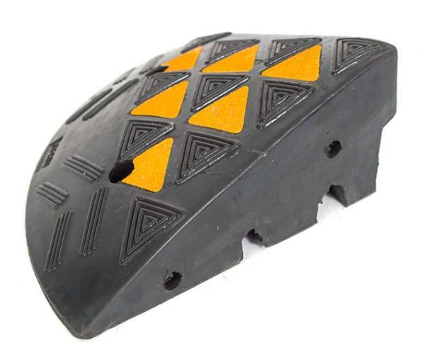 Съезд с бордюра резиновый СР-150-2 концевая часть