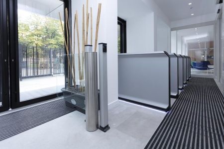 Моторизованная калитка Magnetic mSwing с стеклянной створкой 994x1000 мм