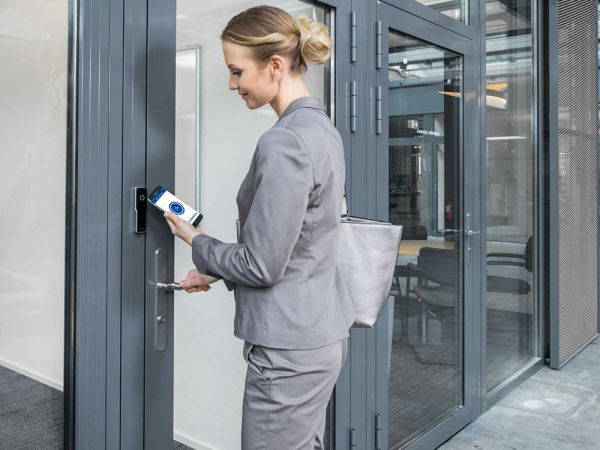 Считыватель dormakaba 9104-K6 MRD, для работы с ПО Exos