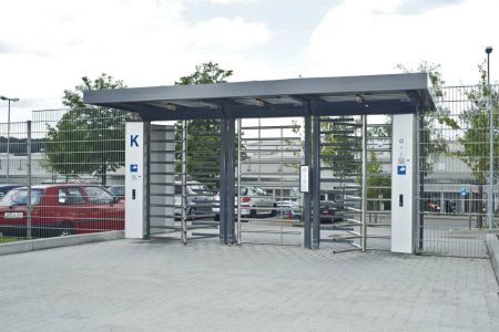 Полноростовой двухпроходной турникет dormakaba Kentaur FTS-L01