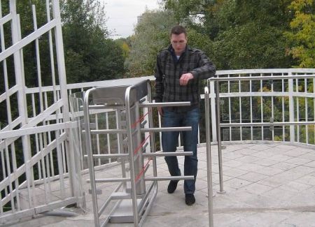 Роторный четырехлопастной полуростовой турникет Gotschlich Vario 1300 E-90 (6VAR13E4A)