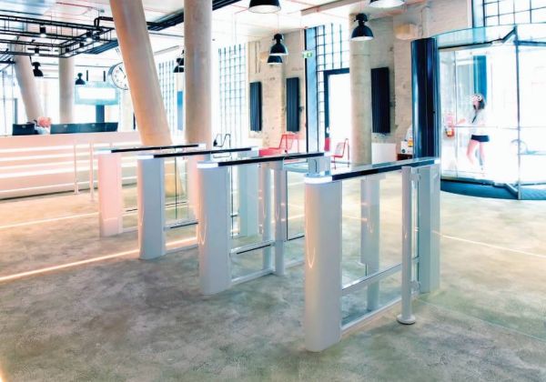 Распашной скоростной двухпроходной турникет Cominfo EasyGate Elite 650мм