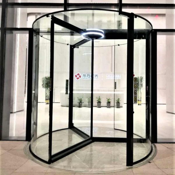 Карусельные двери dormakaba ATRIUM FLEX