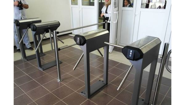 Система безопасности для школы на базе электронной проходной PERCo-KT02.3