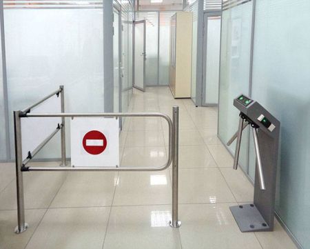 Турникет-трипод PERCo-TTR-07.1G из окрашенной стали (с планками Антипаника)