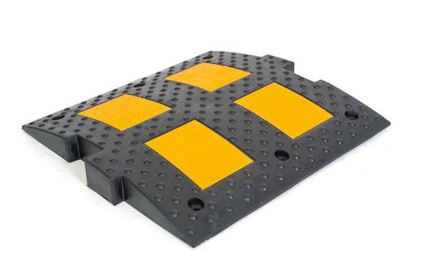 Искусственная дорожная неровность ИДН-500 с усиленным креплением (центральный элемент)