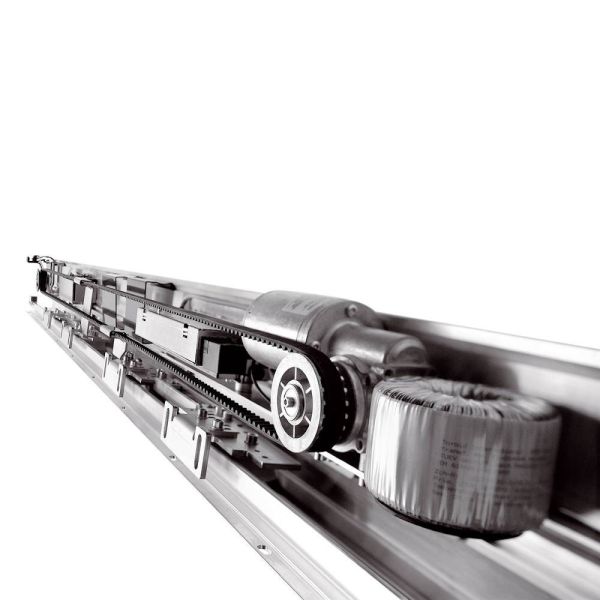 Комплект 2-створчатой раздвижной двери с приводом dormakaba ES 200 и створками FLEX kit.