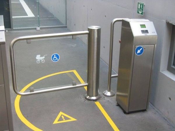 Моторизованная калитка Gotschlich Ikarus Baden Моторизованная калитка Gotschlich Ikarus Baden