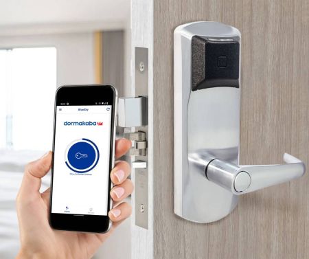 Электронный замок dormakaba Saflok RT Plus ESM, c BLE, матовый хром (79PS03012EF32-626)