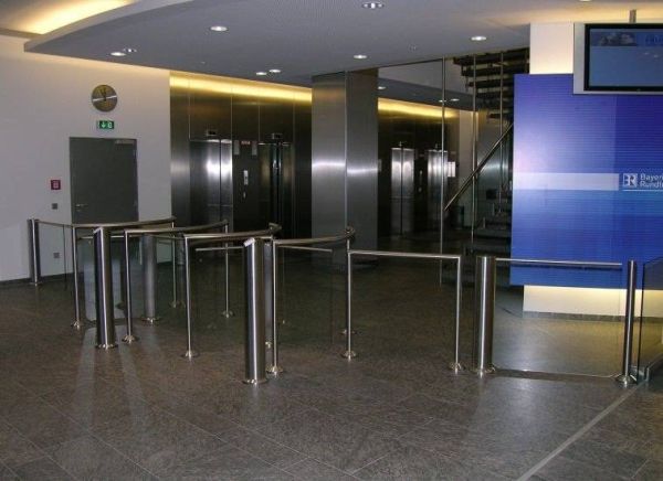 Моторизованная калитка Gotschlich Ikarus Transpa Моторизованная калитка Gotschlich Ikarus Transpa