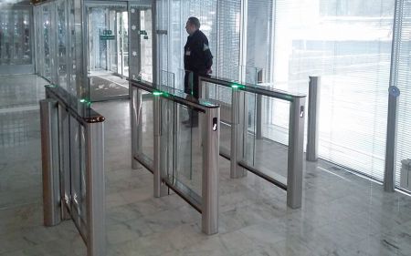 Турникет PERCo-ST-01 "Скоростной проход" с распашными створками PERCo-ATG-300 (ширина створки 300 мм)