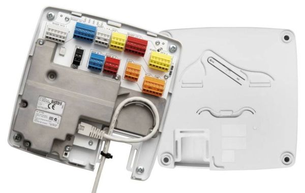 Сетевой дверной контроллер Axis A1001