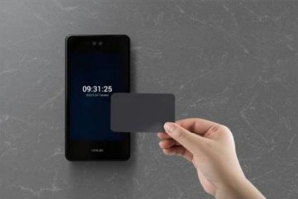 Биометрический терминал распознавания лиц и отпечатков Uface 8T Pro FP с кронштейном на турникет