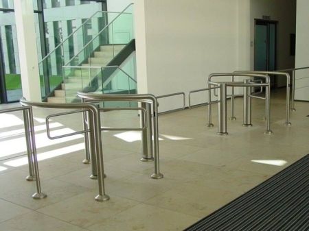 Роторный полуростовой турникет Gotschlich Gyro Holm Classic (6GYH3AEC-C) Роторный полуростовой турникет Gotschlich Gyro Holm Classic (6GYH3AEC-C)