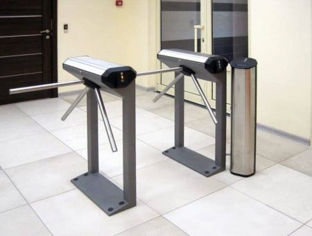 Электронная проходная PERCo-KT02.9 с активированным ПО PERCo-SP13 с планками Антипаника