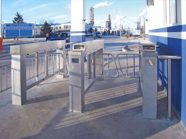 Центральный модуль распашного уличного турникета Cominfo EasyGate WN-M-2W