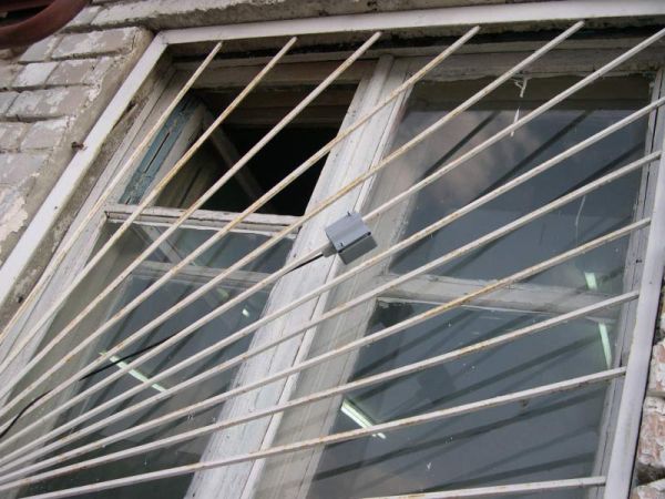 Извещатель охранный вибрационный Паук-В (металл)