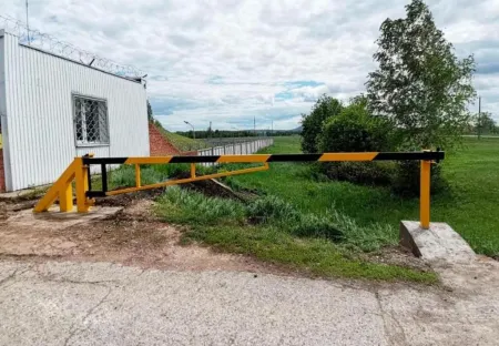 Противотаранный шлагбаум ПШГ-СБ (Л) 6000 горизонтальный, электромеханический, 3,5 тонны Противотаранный шлагбаум ПШГ-СБ (Л) 6000 горизонтальный, электромеханический, 3,5 тонны